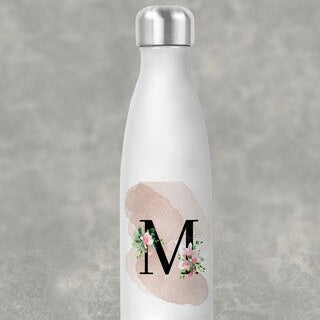 Personalised Water Bottle with Initial M from Happy Look | South Africa – Elegant water bottle featuring a floral initial design. Perfect for birthdays, office use, and self-care gifts. Customisable with initials. A thoughtful gift that brings joy and lasting memories. Shop now!