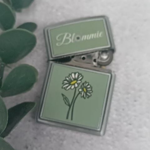 Personalised Lighter from Happy Look | South Africa – Charming floral design with a name personalization option. Perfect for Mother’s Day, celebrations, and memorable gift-giving occasions, and customisable with unique names or messages. A thoughtful gift that brings joy and lasting memories. Shop now!