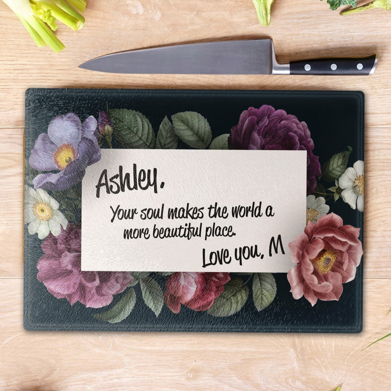 Personalised Glass Cutting Board from Happy Look | South Africa – Floral cutting board featuring a heartfelt note to Ashley, praising her beauty and kindness. Perfect for birthdays, anniversaries, or special occasions and customisable with a name or personal message. A thoughtful gift that brings joy and lasting memories. Shop now!