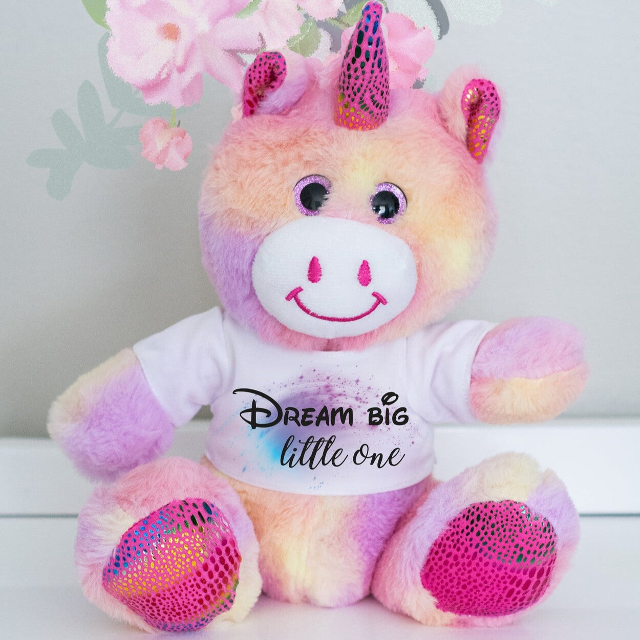 Personalised Unicorn Teddy from Happy Look | South Africa – Features a t-shirt with "Dream Big little one".
Perfect for baby showers and children's birthdays and customisable with a name or special message. A thoughtful gift that brings joy and lasting memories. Shop now!