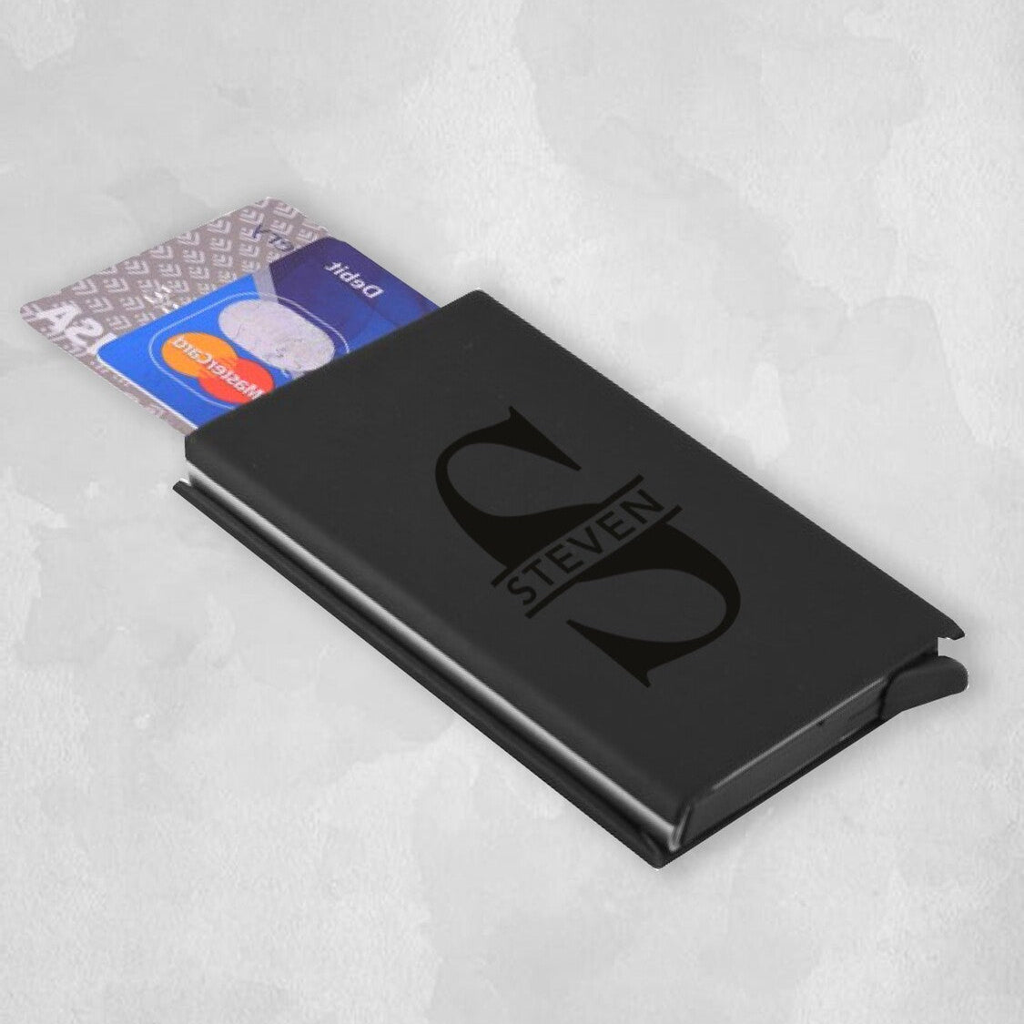 Personalised Card Holder from Happy Look | South Africa – Sleek and stylish design with a custom engraving. Perfect for personal use or gifting on special occasions and customisable with any name or initials. A thoughtful gift that brings joy and lasting memories. Shop now!
