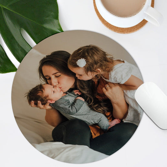 Personalised Mouse Pad from Happy Look | South Africa – Showcasing a loving moment with children. Perfect for family celebrations and customisable with personal names. A thoughtful gift that brings joy and lasting memories. Shop now!
